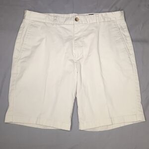 Vineyard Vines White Flat Front Shorts